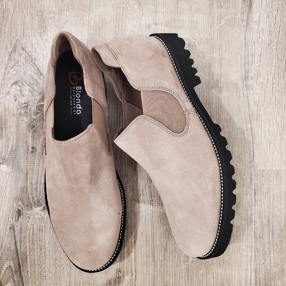 NEW Blondo Gray Suede Ankle Boot - Picture 2 of 9